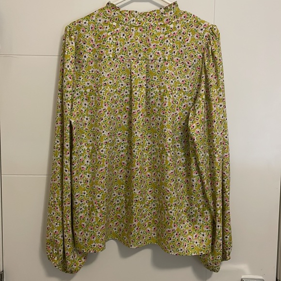 Cupcakes & Cashmere Lime Green Floral Long Sleeve Blouse - Picture 4 of 7